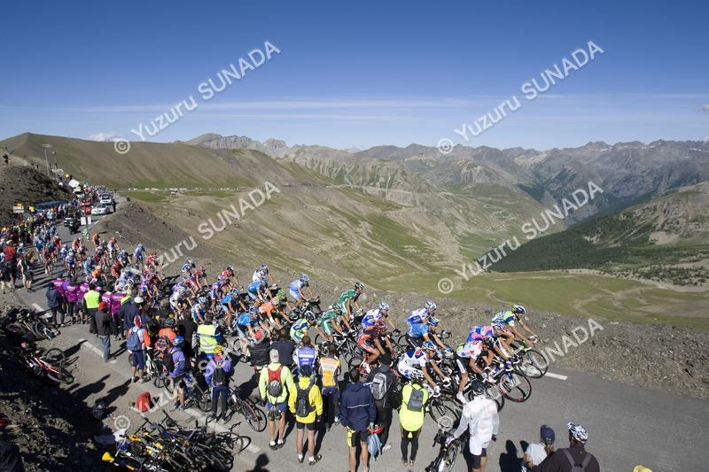 Peloton on Col de la Bonette004p.jpg